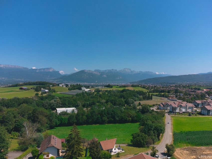 Image Vue à terrain de Poisy