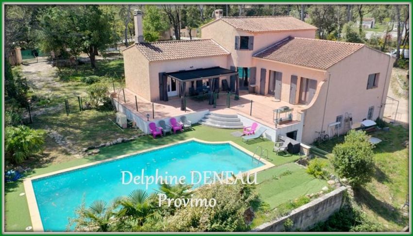 Image Piscine à  villa de Néoules