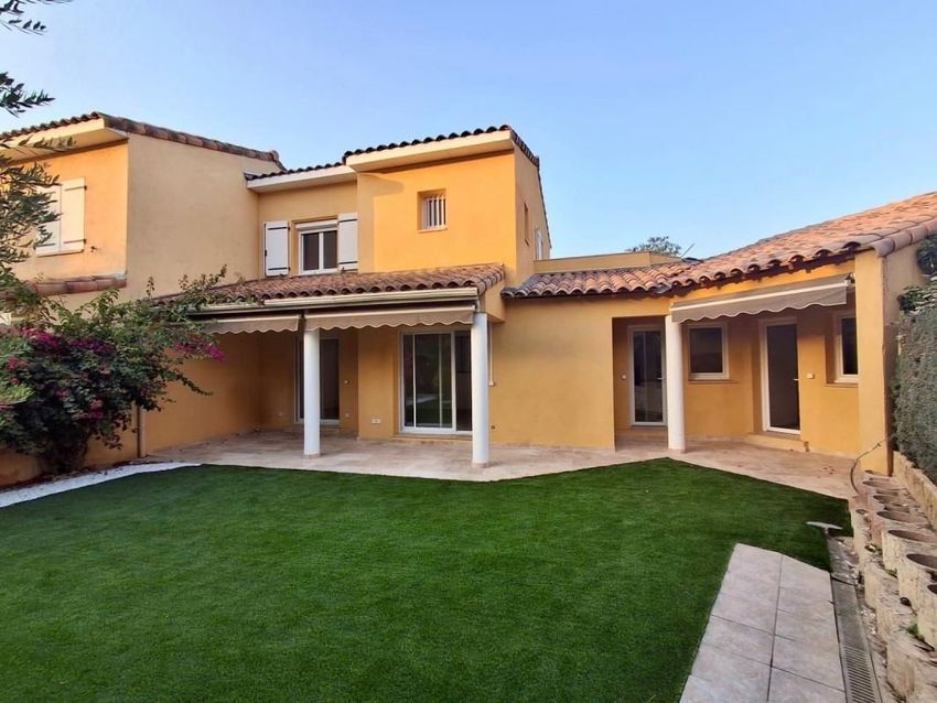 Image Façade à  maison individuelle de Bormes-les-Mimosas