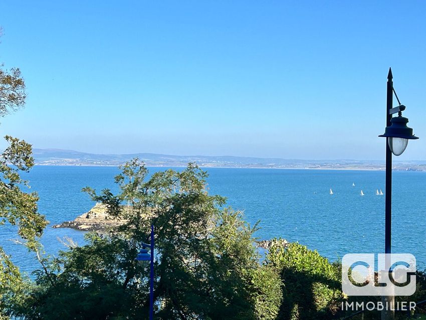 Image Vue à terrain de Douarnenez