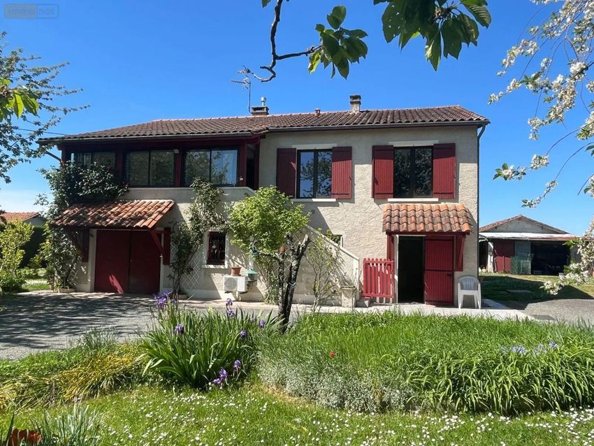 Image Façade à  maison individuelle de Lusignac