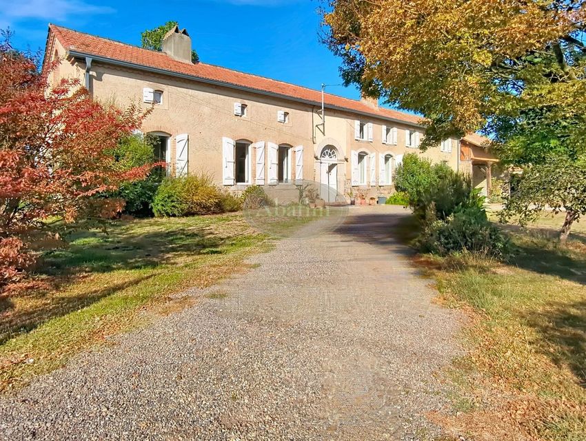 Image Façade à  maison individuelle de Tostat