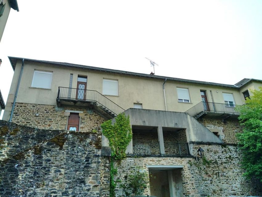 Image Façade à appartement de Uzerche