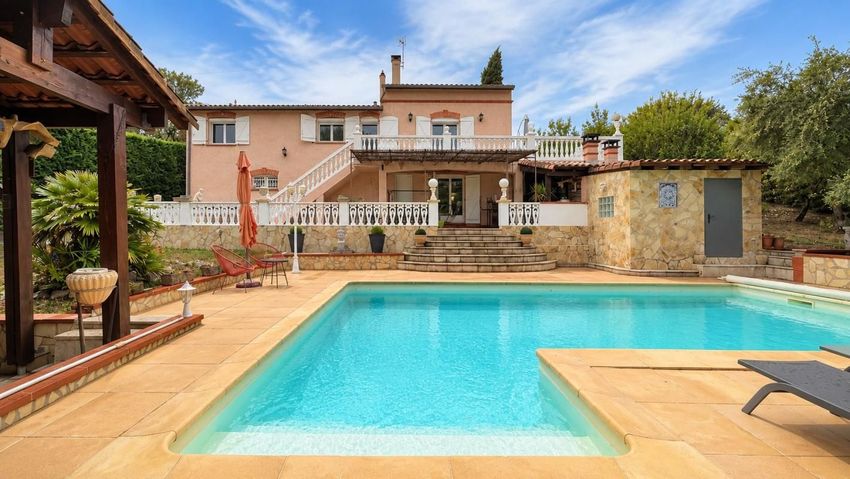 Image Piscine à  maison individuelle de Drémil-Lafage