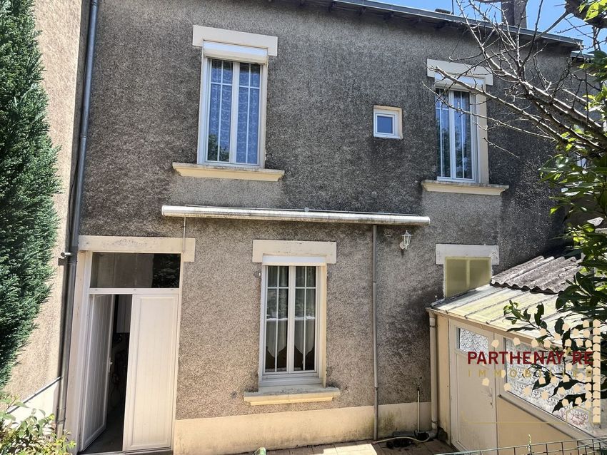 Image Façade à  maison individuelle de Parthenay