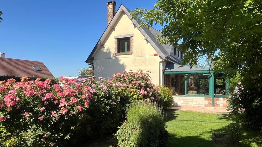 Image Façade à  maison individuelle de Saint-Benoît-des-Ombres