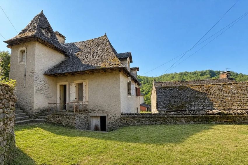 Image Façade à  maison individuelle de Laval-de-Cère