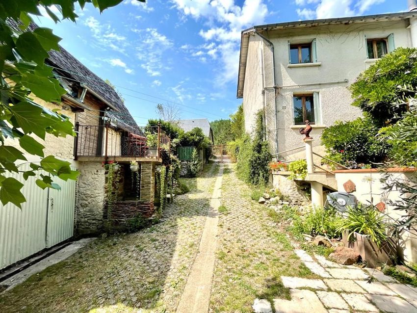 Image Façade à  propriété agricole de Beaulieu-sur-Dordogne