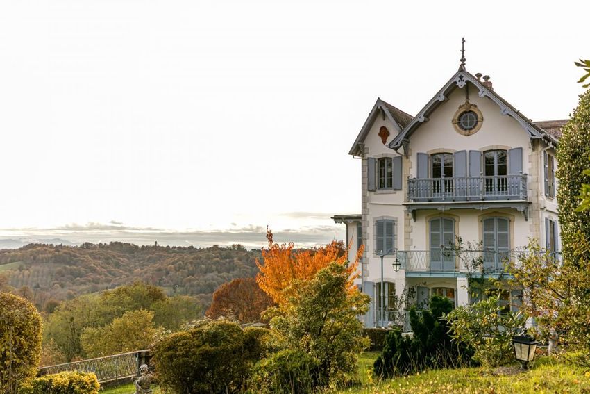 Image Façade à  propriété agricole de Laroin
