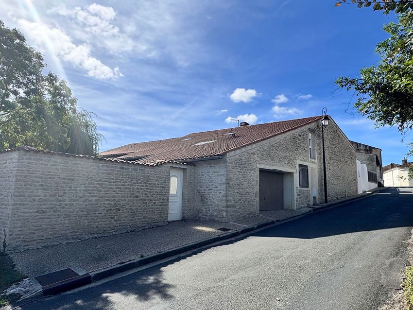 Image Façade à  maison individuelle de Genouillé