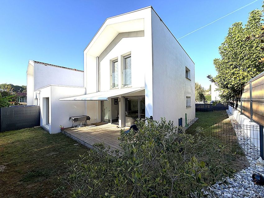 Image Façade à  maison mitoyenne de Tosse