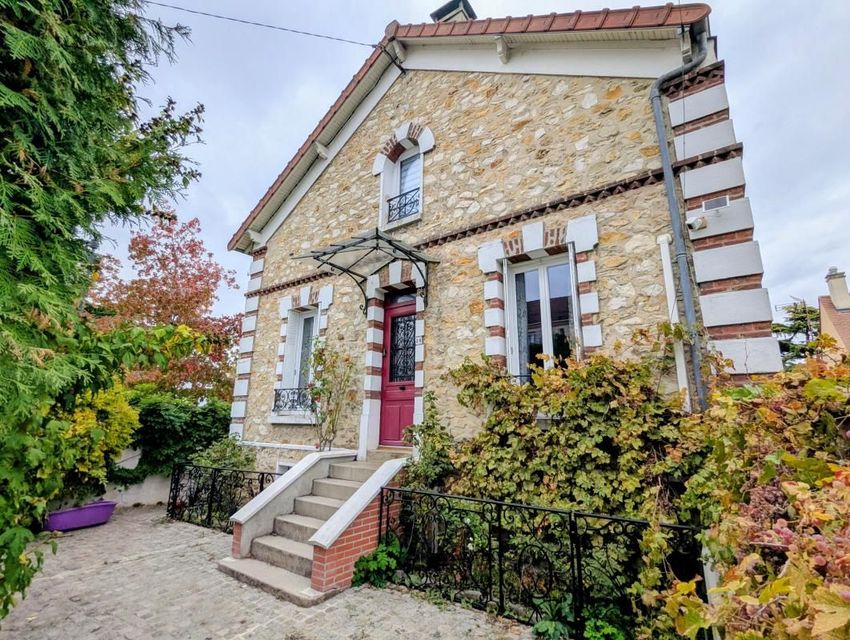 Image Façade à  maison individuelle de Saint-Thibault-des-Vignes