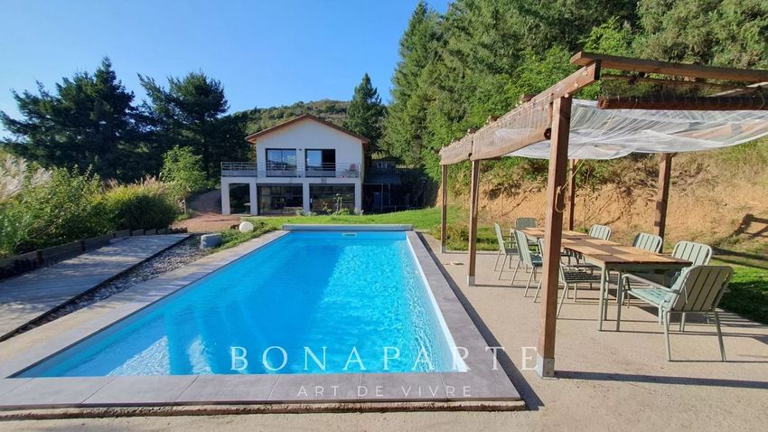 Image Piscine à  maison de maître de Roanne