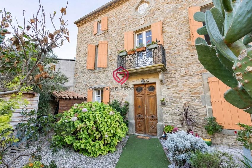 Image Façade à  maison de village de Carcassonne