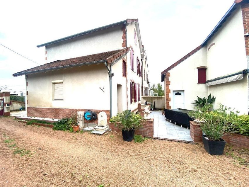 Image Façade à  maison mitoyenne de Vaux