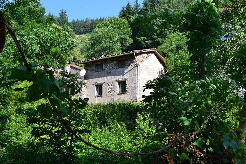 Image Façade à  maison mitoyenne de Courniou
