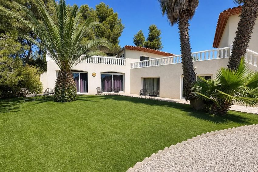 Image Façade à  propriété agricole de Bages