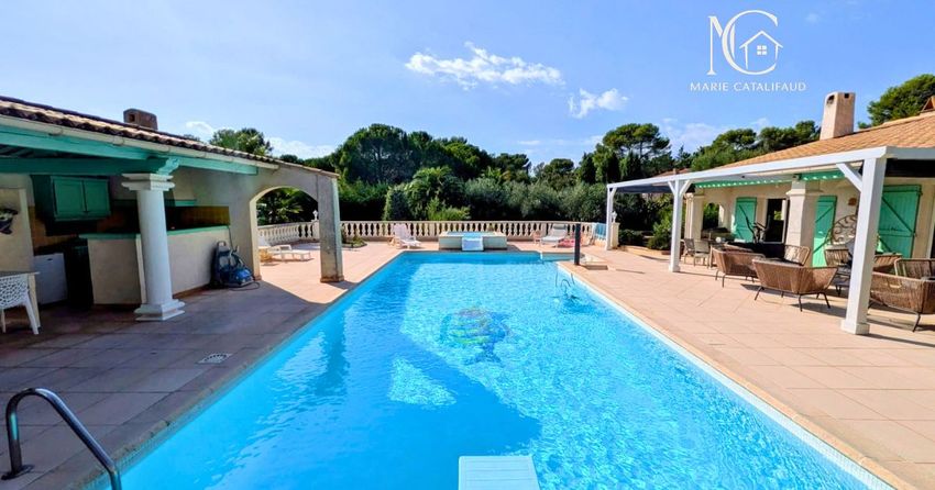 Image Piscine à  maison individuelle de Roquebrune-sur-Argens