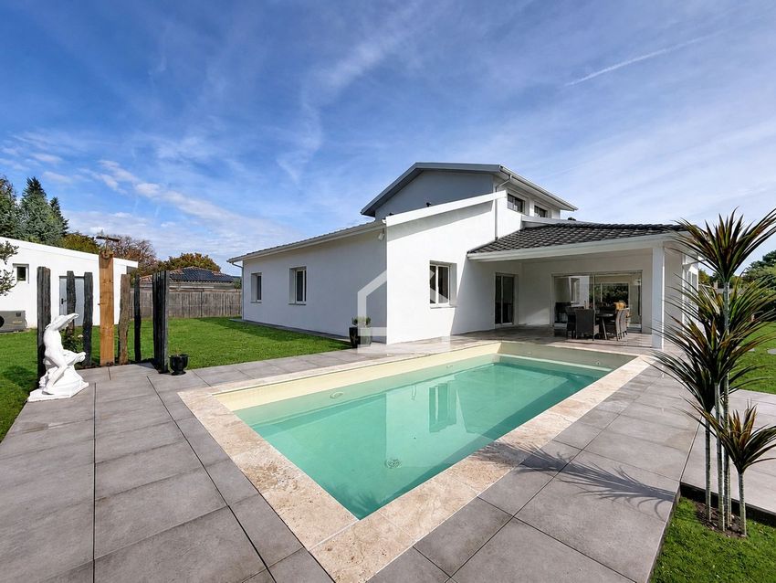 Image Piscine à  maison individuelle de Saint-Aubin-de-Médoc