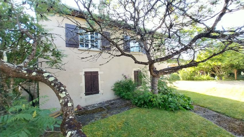 Image Façade à  maison individuelle de Champvans