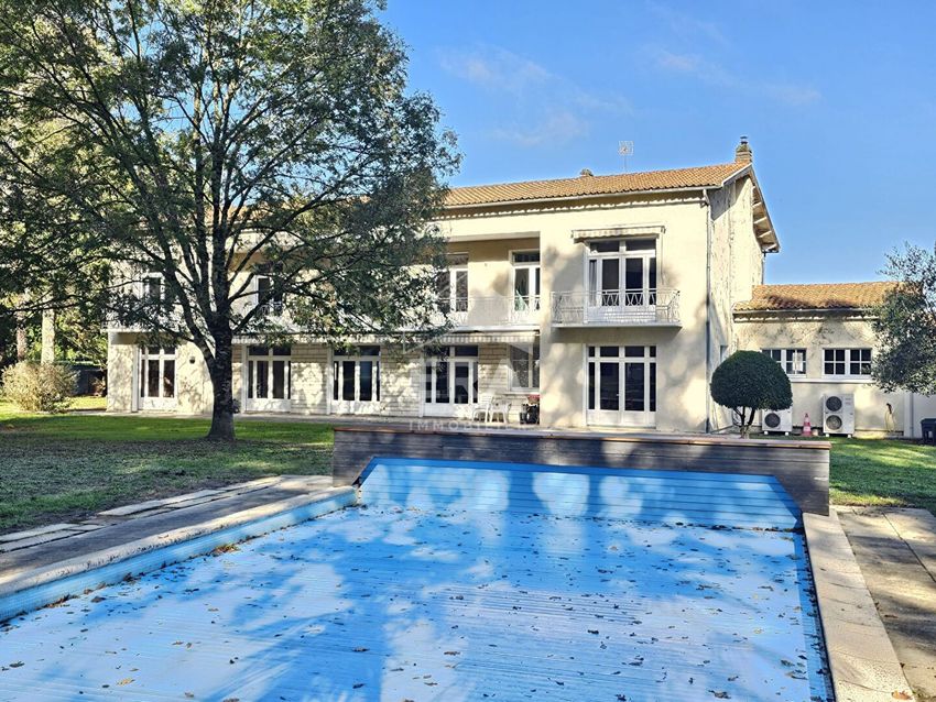 Image Piscine à  maison individuelle de La Couronne