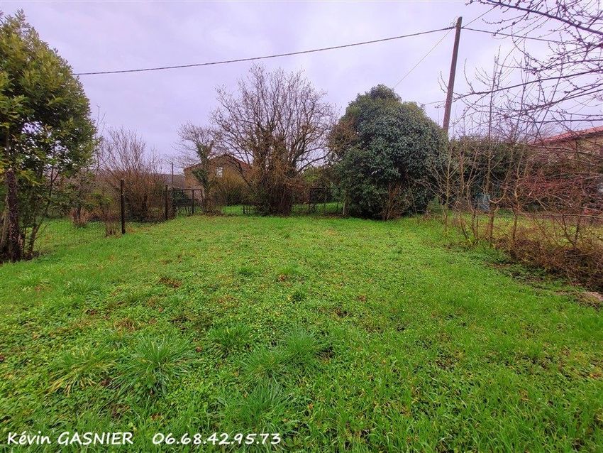 Image de terrain à Ruelle-sur-Touvre