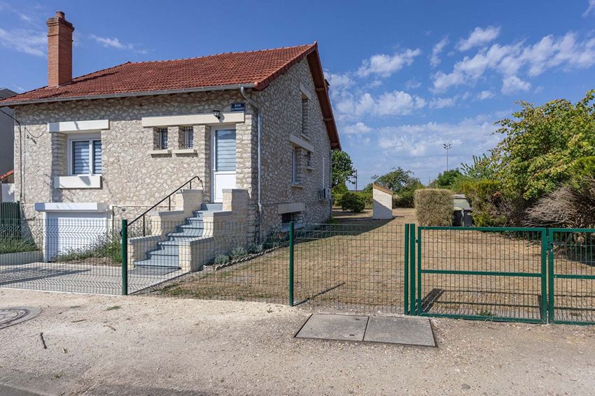 Image Façade à  maison individuelle de Salbris