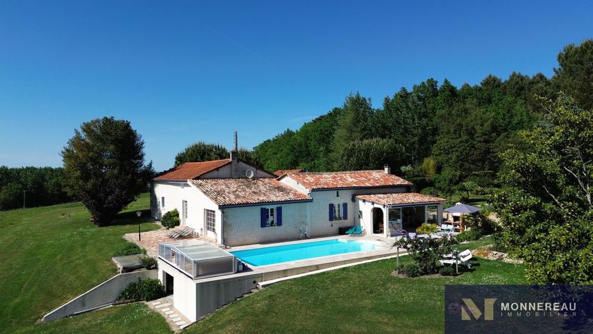 Image Piscine à  maison individuelle de Barbezieux-Saint-Hilaire