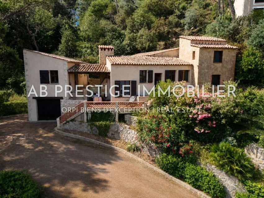 Image Façade à  maison individuelle de Théoule-sur-Mer