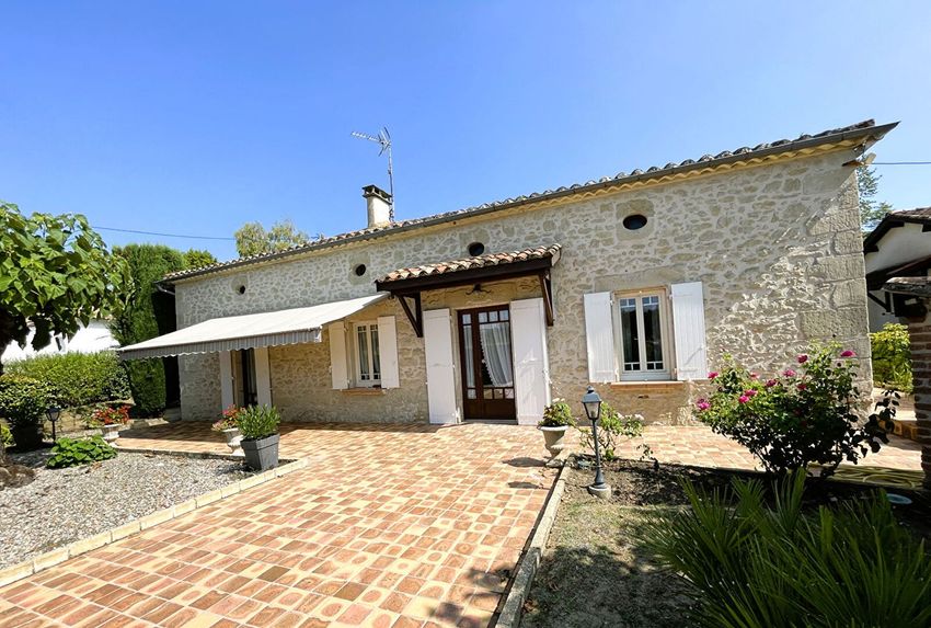 Image Façade à  maison individuelle de Dausse