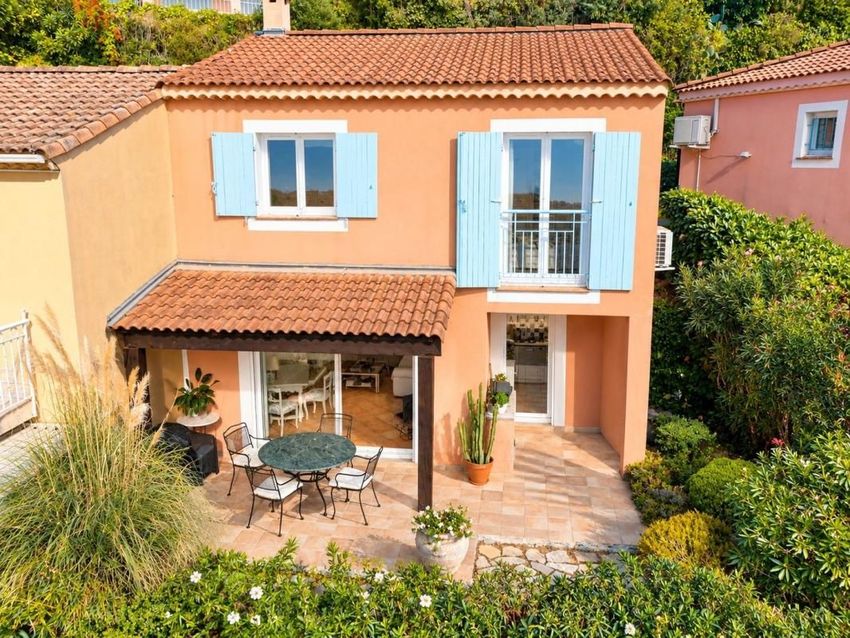 Image Façade à  maison individuelle de Mandelieu-la-Napoule