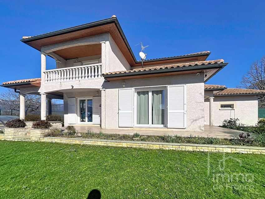 Image Façade à  villa de Ornex