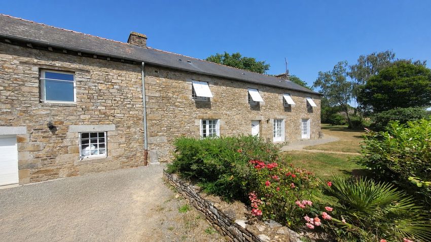 Image Façade à  maison individuelle de Andouillé-Neuville