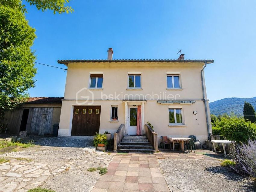 Image Façade à  maison individuelle de Vesseaux