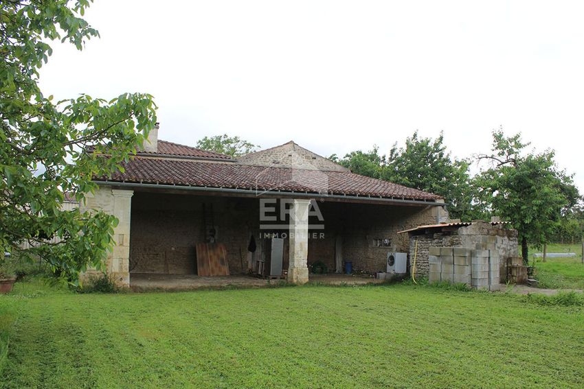 Image Façade à  maison mitoyenne de Bernay-Saint-Martin