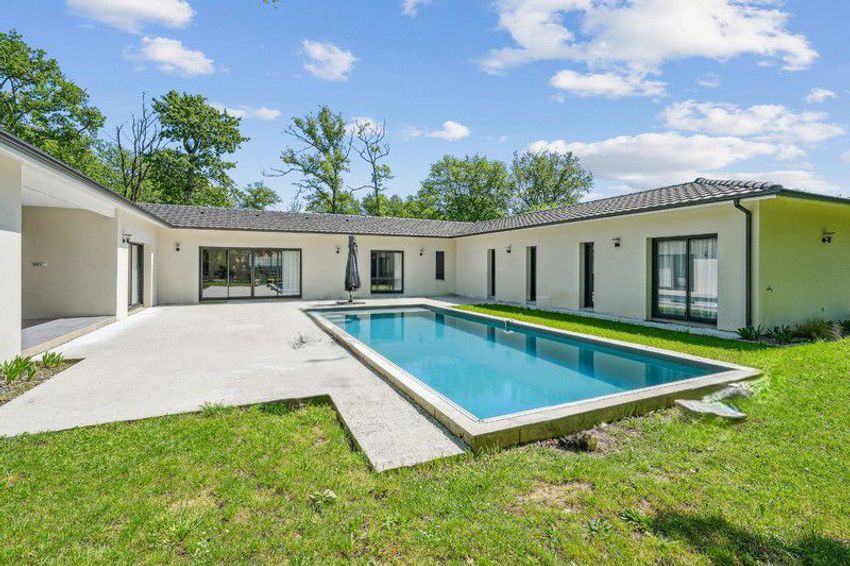 Image Piscine à  maison individuelle de Saint-Sulpice-et-Cameyrac