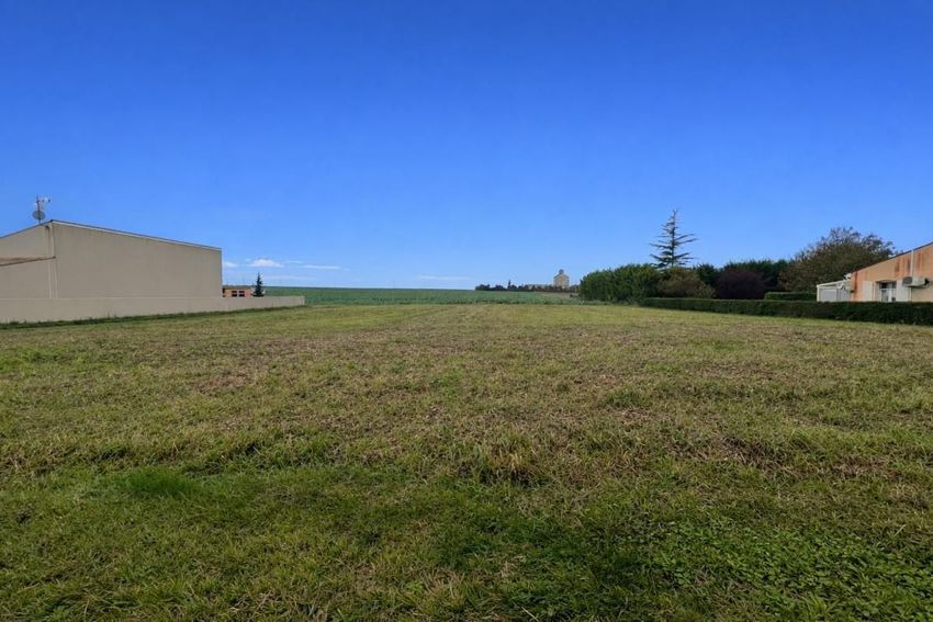 Image de terrain à Corme-Écluse