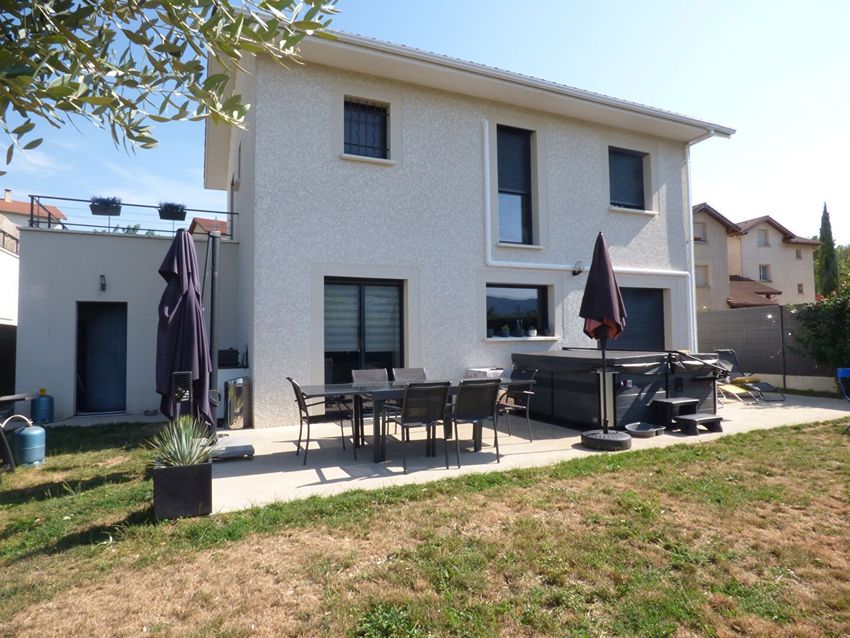 Image Façade à  maison individuelle de Coublevie