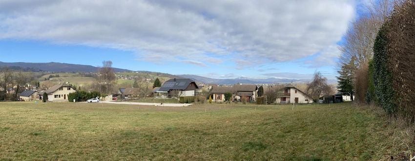 Image Vue à terrain de Rumilly