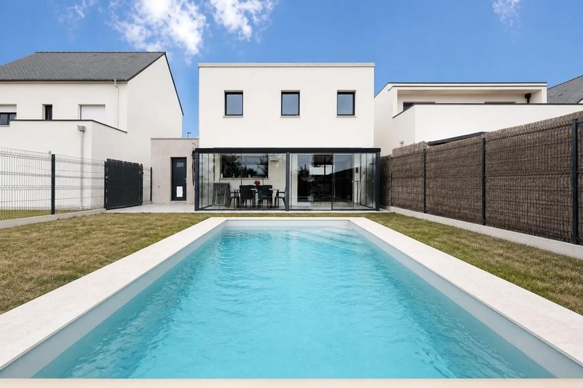 Image Piscine à  maison individuelle de Cintré