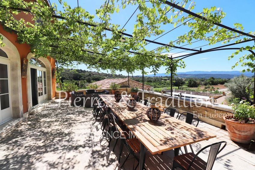 Image Terrasse à  maison de maître de Saint-Saturnin-lès-Apt