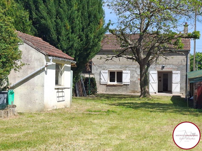 Image Façade à  maison mitoyenne de Charenton-du-Cher