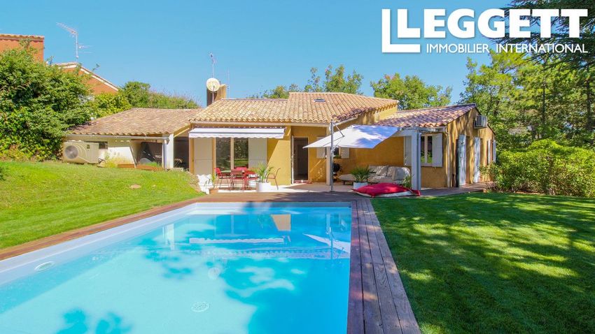 Image Piscine à  maison individuelle de Roussillon