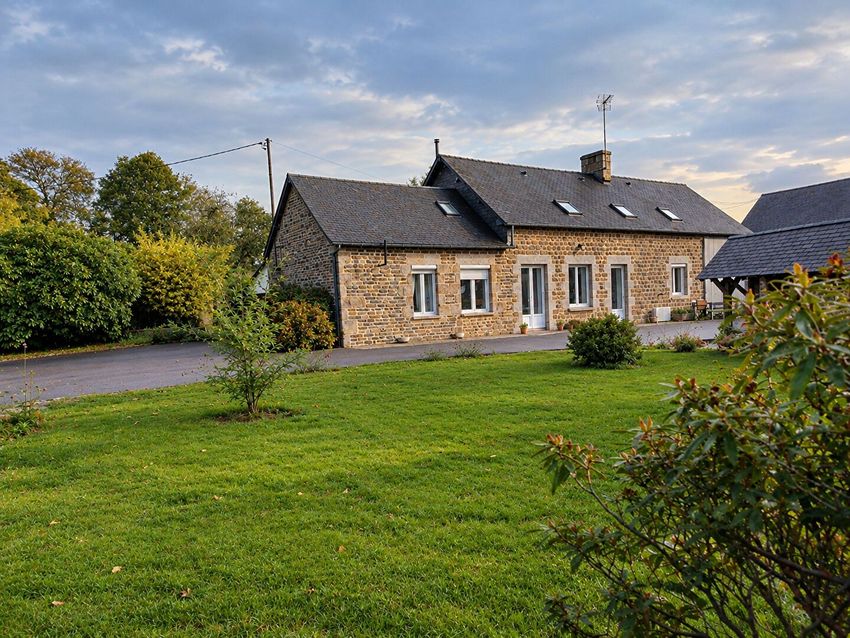 Image Façade à  ferme de Savigny-le-Vieux