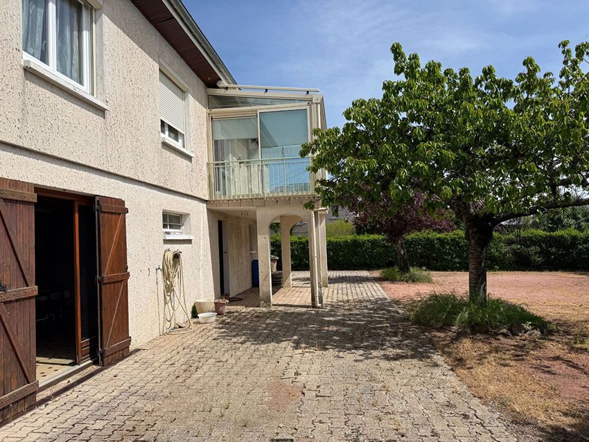 Image de  maison individuelle à Saint-Étienne-la-Varenne