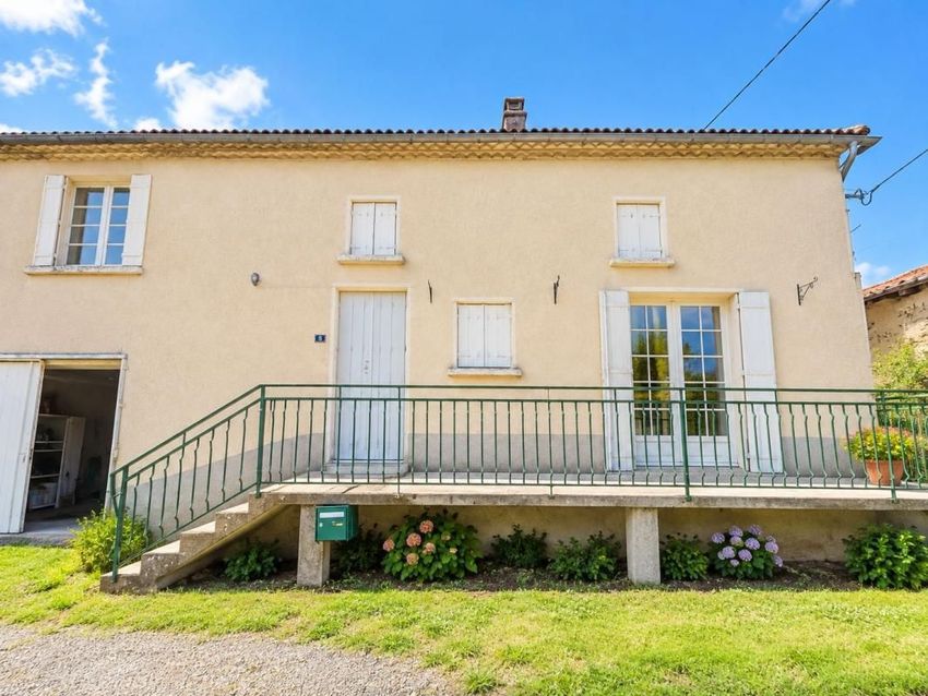 Image Façade à  maison individuelle de Nantheuil