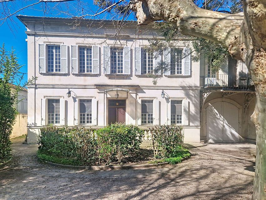 Image Façade à  manoir de Avignon