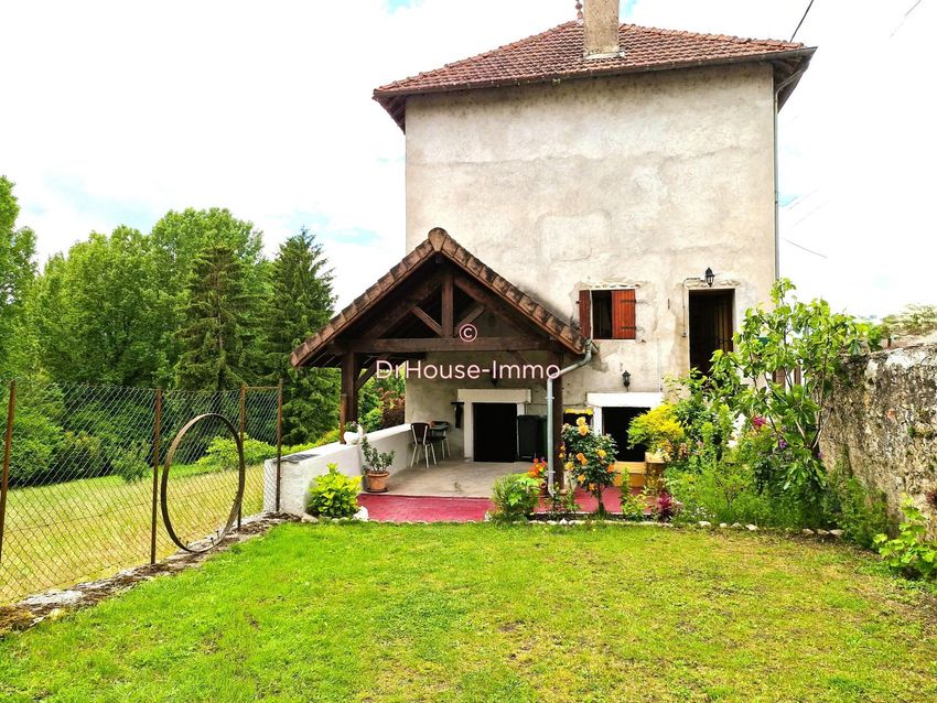 Image Façade à  maison jumelée de Morestel