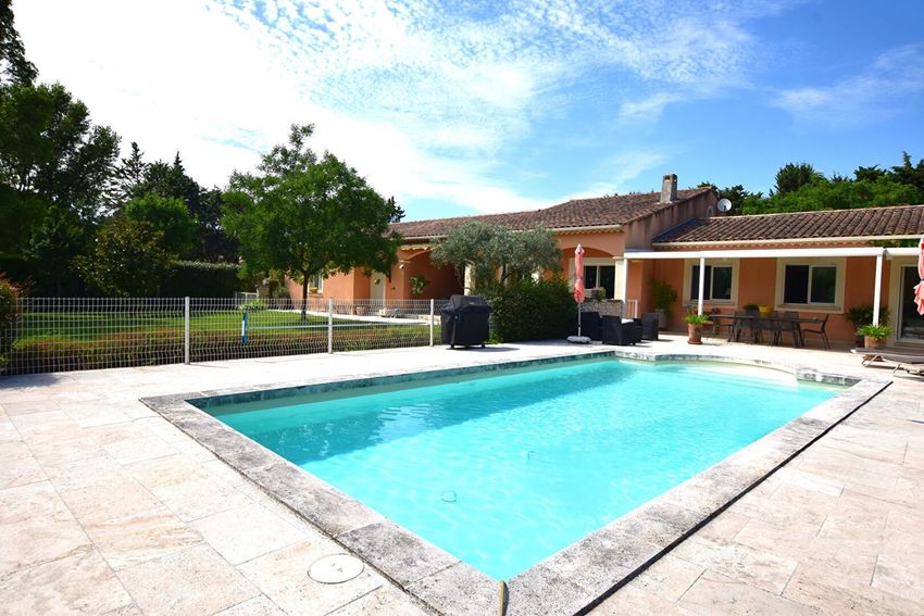 Image Piscine à  maison individuelle de Cabannes