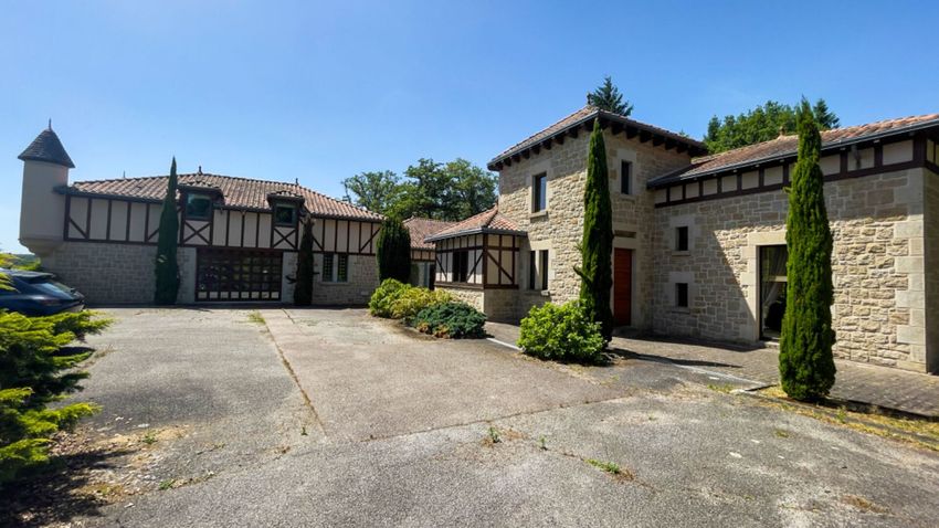 Image Façade à  manoir de Javerdat